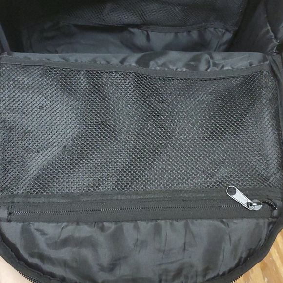 kyrie irving sprayground